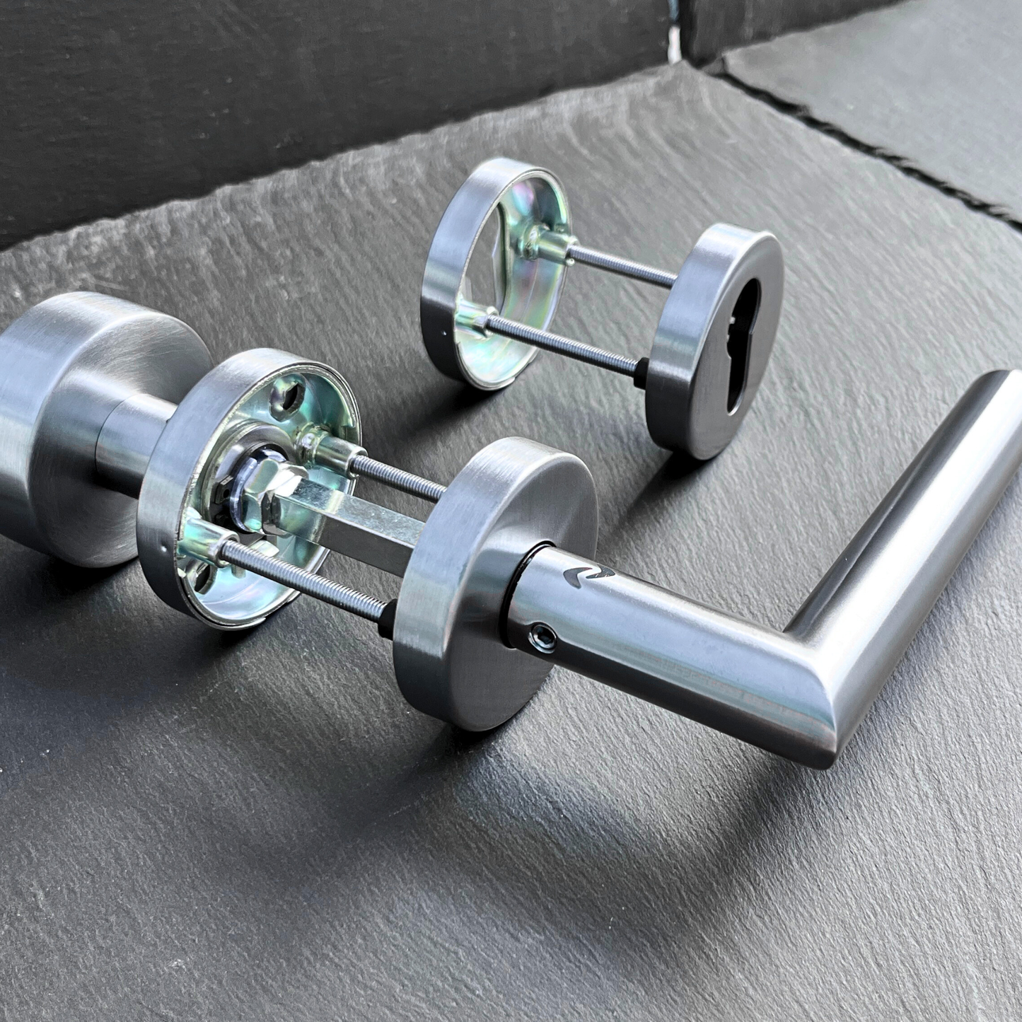 Wechselgarnitur LIVIA PZ – Edelstahl Türklinke mit festem Türknauf